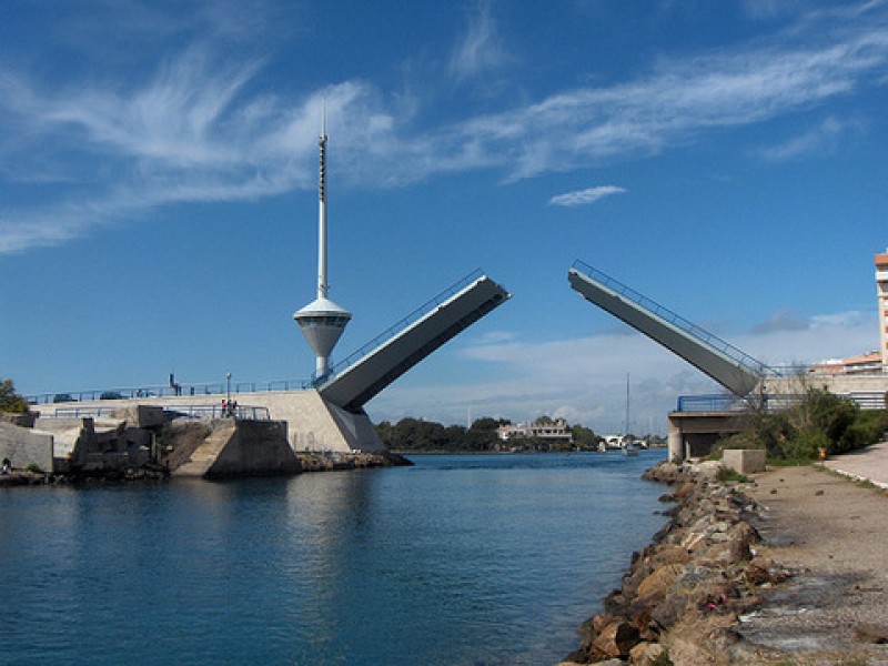 The Puente del Estacio bascule bridge in La Manga del Mar Menor