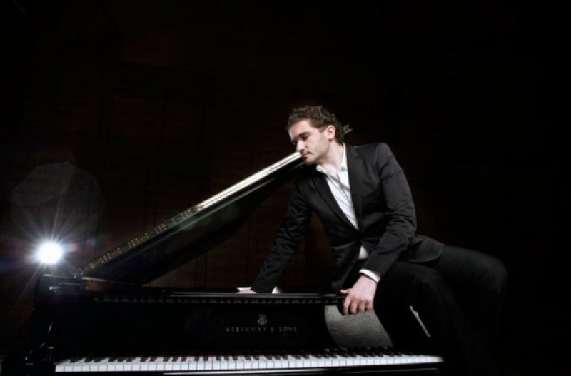 <span style='color:#780948'>ARCHIVED</span> - 18th February 2020 Eduardo Fernández plays Beethoven piano sonatas at the Auditorio Víctor Villegas in Murcia