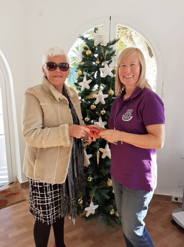 <span style='color:#780948'>ARCHIVED</span> - Hacienda ladies bring surprise Christmas cheer to MABS Mazarrón