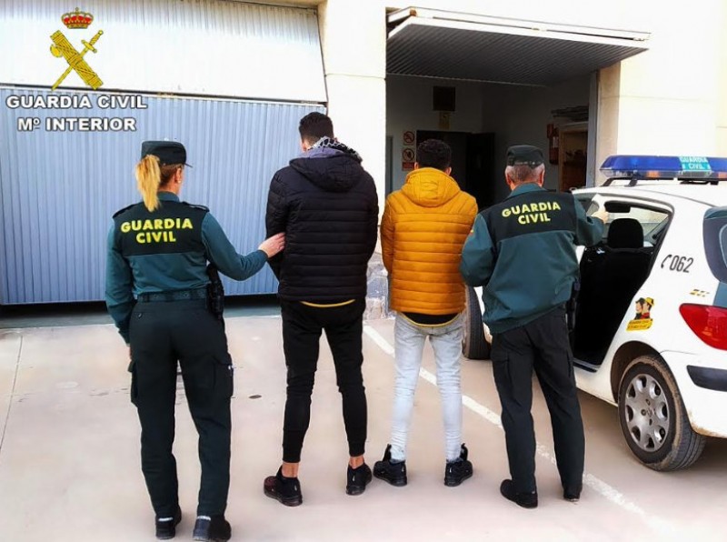 <span style='color:#780948'>ARCHIVED</span> - Two arrested after a series of muggings and thefts in the streets of Los Alcázares