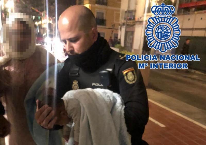 <span style='color:#780948'>ARCHIVED</span> - Police officers in Valencia save 2-month-old baby after 20 minutes of resuscitation