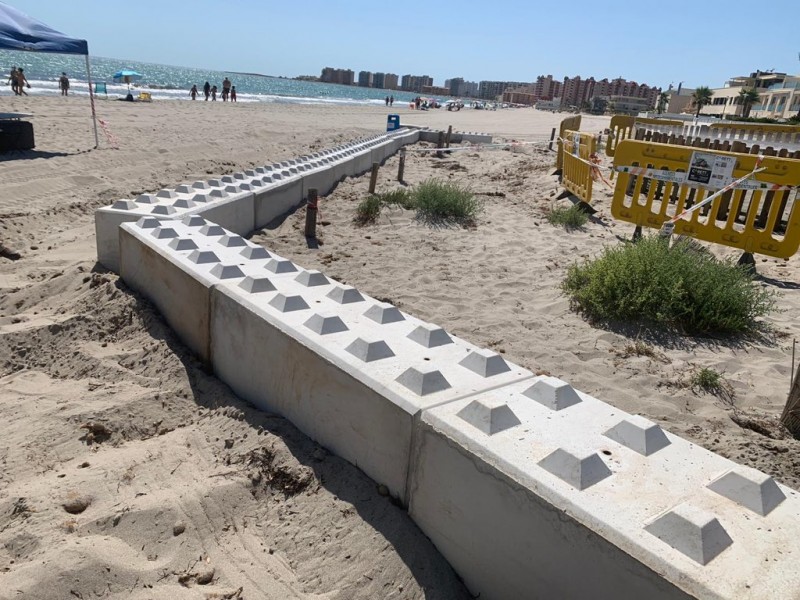 <span style='color:#780948'>ARCHIVED</span> - Major fortifications erected to protect turtle eggs in La Manga del Mar Menor