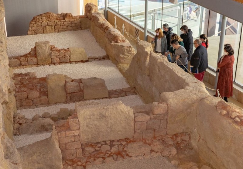 <span style='color:#780948'>ARCHIVED</span> - 2,300-year-old shield and compass discovered at the Punic Wall in Cartagena