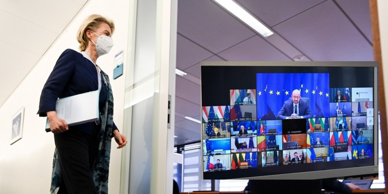 <span style='color:#780948'>ARCHIVED</span> - EU rules out lifting international travel bans at Easter due to delays in Covid vaccination