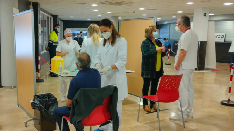 <span style='color:#780948'>ARCHIVED</span> - Almost all over-70s in Murcia have received their first Covid vaccine jab