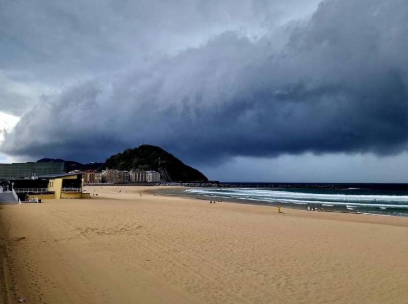 WATCH: Storm Kirk devastates Spain with thousands of incidents and serious injuries