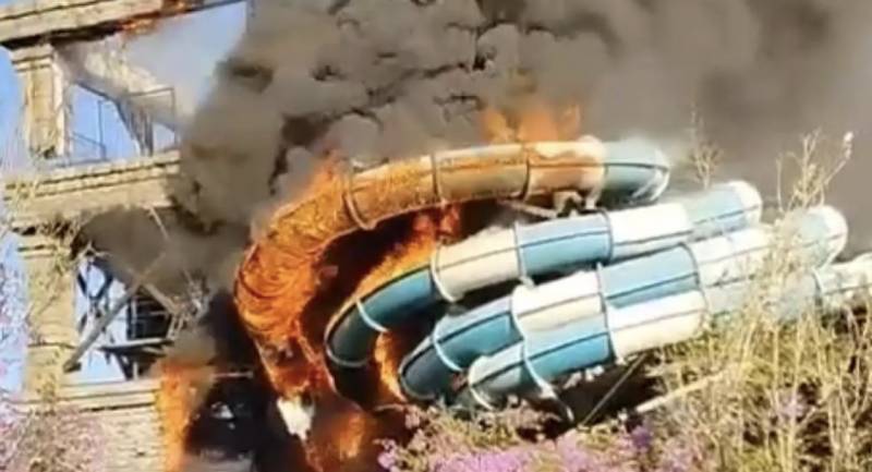 Slide burns to the ground as fire erupts in Aqualand, Torremolinos