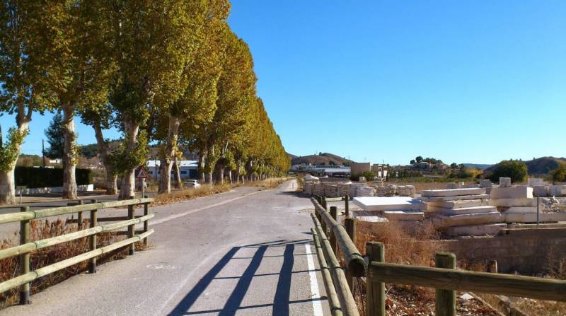 The Vía Verde del Noroeste greenway and Caravaca de la Cruz