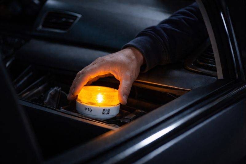 Car thieves turn their attention to Spain’s new V16 emergency beacon