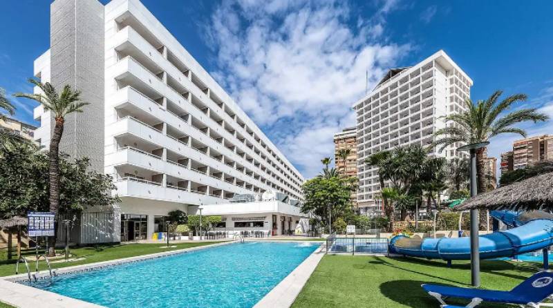 Child among seven injured as part of hotel roof collapses in Benidorm